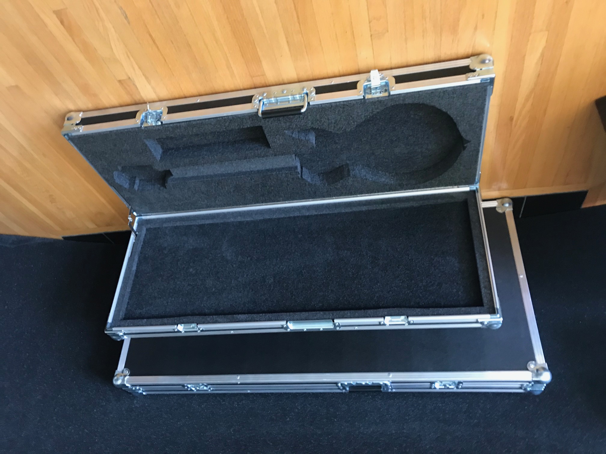 empty guitar road case